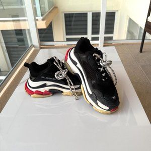 BALENCIAGA Triple S Sneaker Size 38/8 Original Used Condition Women